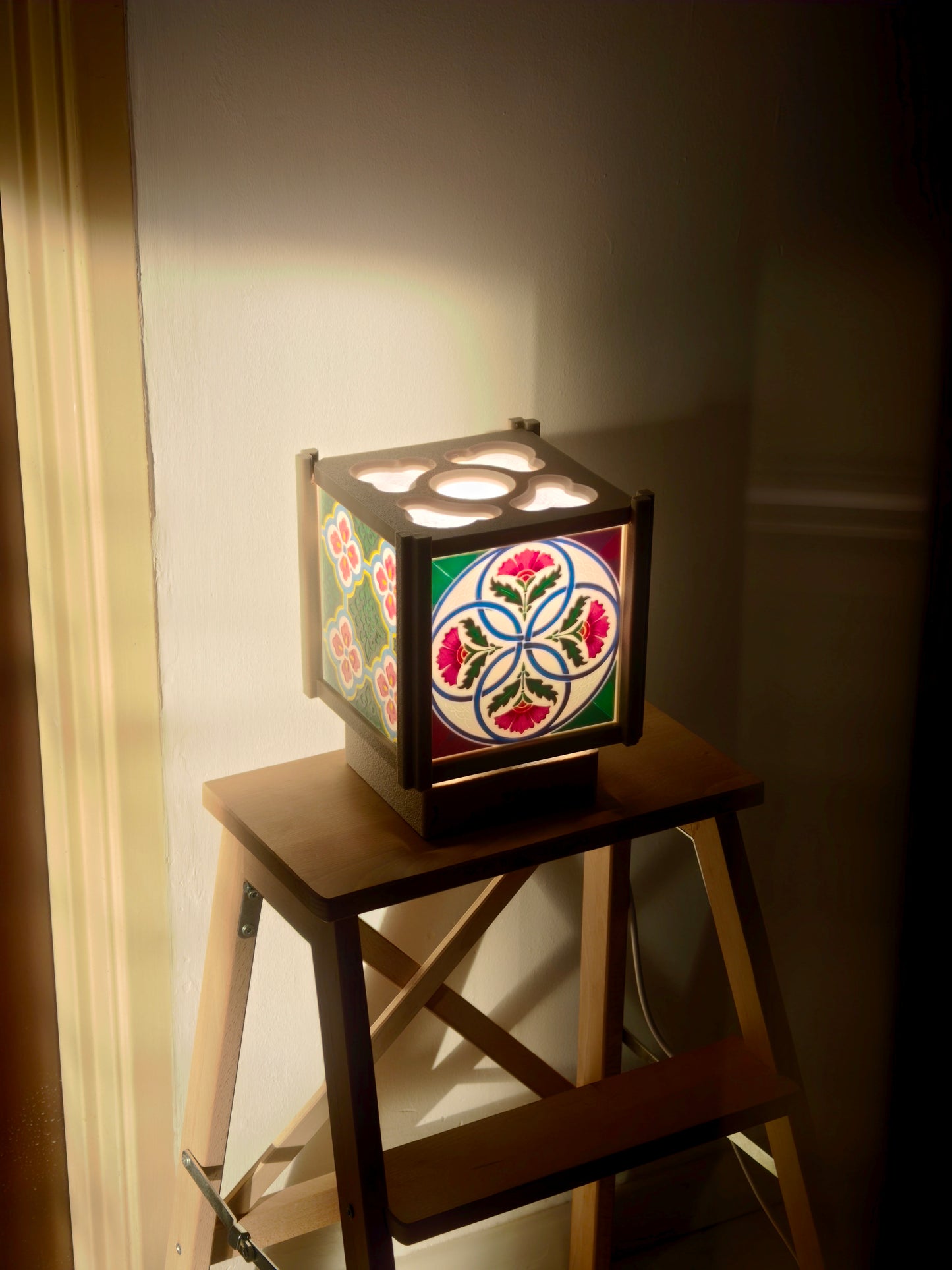 Jubin Lamp