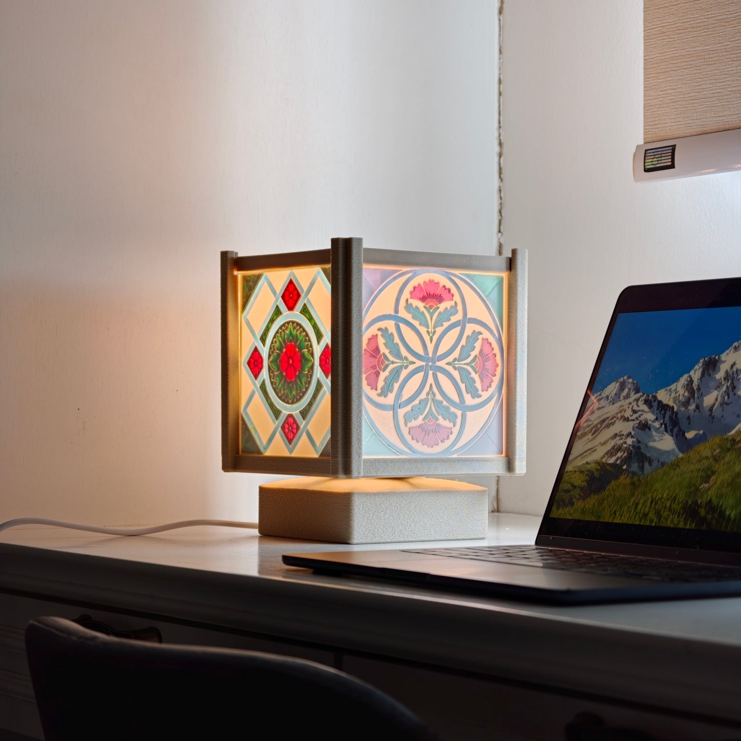 Jubin Lamp